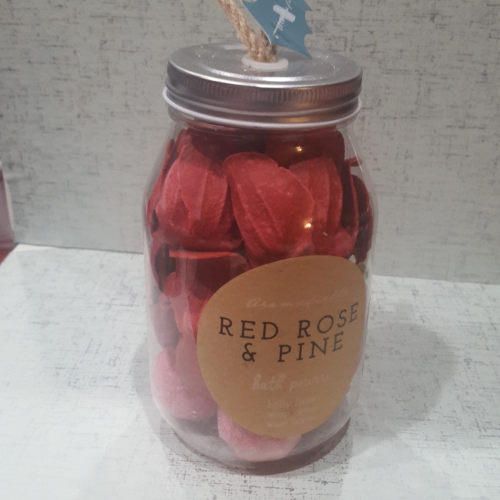 Aromafields Red Rose & Pine Bath Pourri